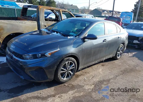 2022 Kia Forte Lxs z USA, uszkodzony, nr VIN 3KPF24AD7NE465399